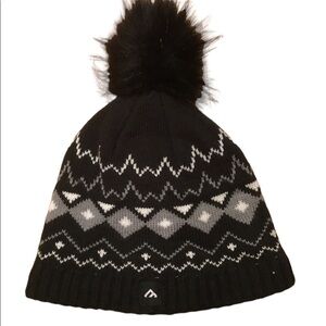3/15$ Black mountain hat NWOT​​